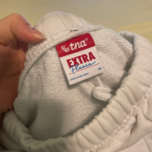 Aritzia TNA white fleece sweatpants - Picture 2 of 3